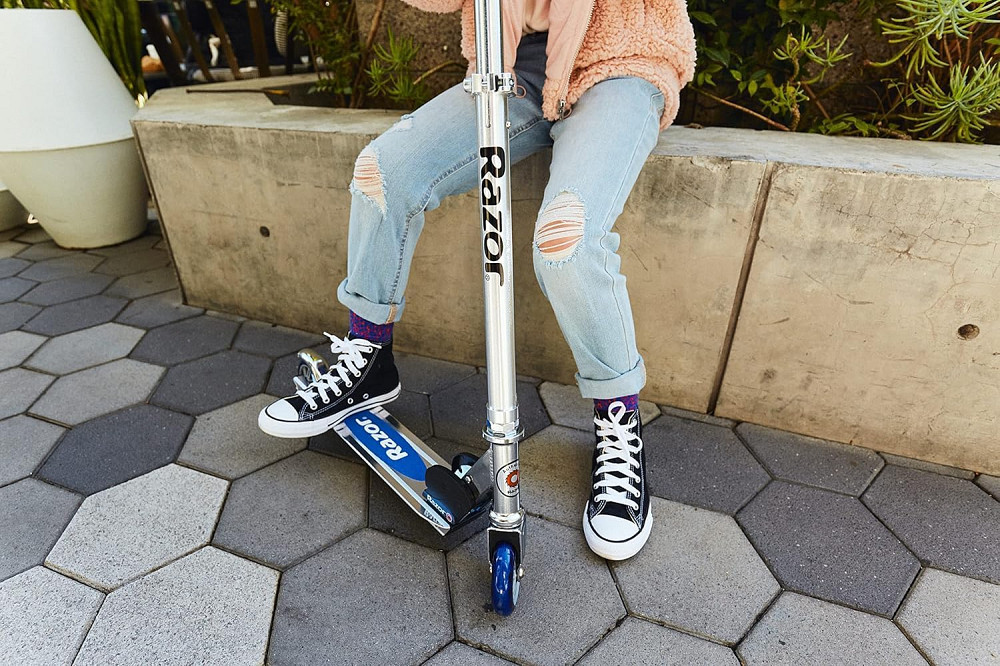 Razor A Kick Scooter for Kids - Lightweight, Foldable, Aluminum Frame, and Adjustable Handlebars Richmond - photo 5