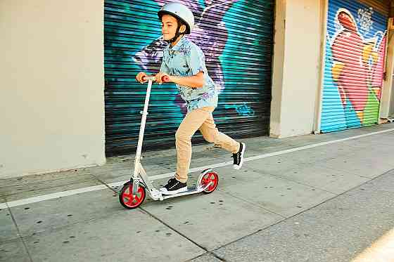Razor A5 Lux Kick Scooter for Kids Ages 8+ - 8" Urethane Wheels, Anodized Finish Featuring Bold Colo Richmond