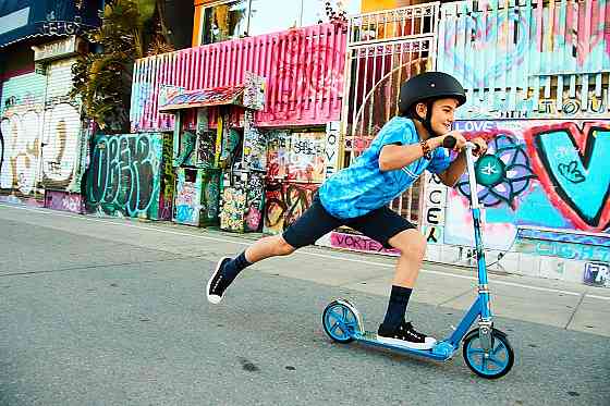 Razor A5 Lux Kick Scooter for Kids Ages 8+ - 8" Urethane Wheels, Anodized Finish Featuring Bold Colo Richmond