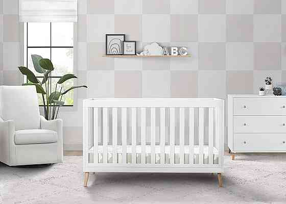 Delta Children Essex 4-in-1 Convertible Baby Crib, Bianca White with Natural Legs Richmond