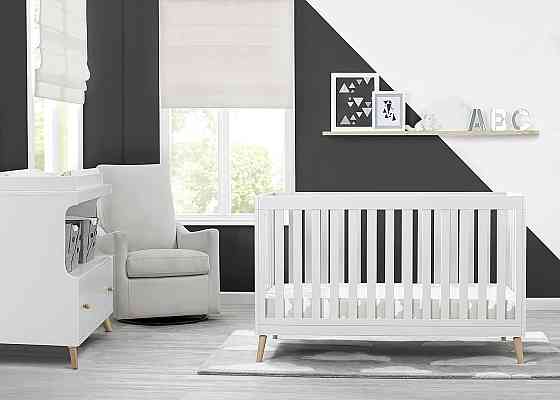 Delta Children Essex 4-in-1 Convertible Baby Crib, Bianca White with Natural Legs Richmond
