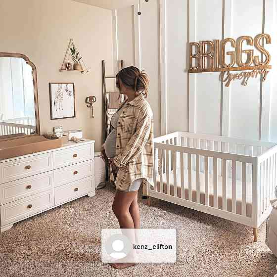 Delta Children Essex 4-in-1 Convertible Baby Crib, Bianca White with Natural Legs Richmond