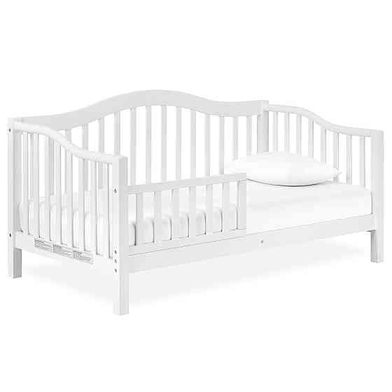 Dream On Me Austin Toddler Day Bed with Rails in White, Low to Floor Toddler Day Bed, Greenguard Gol